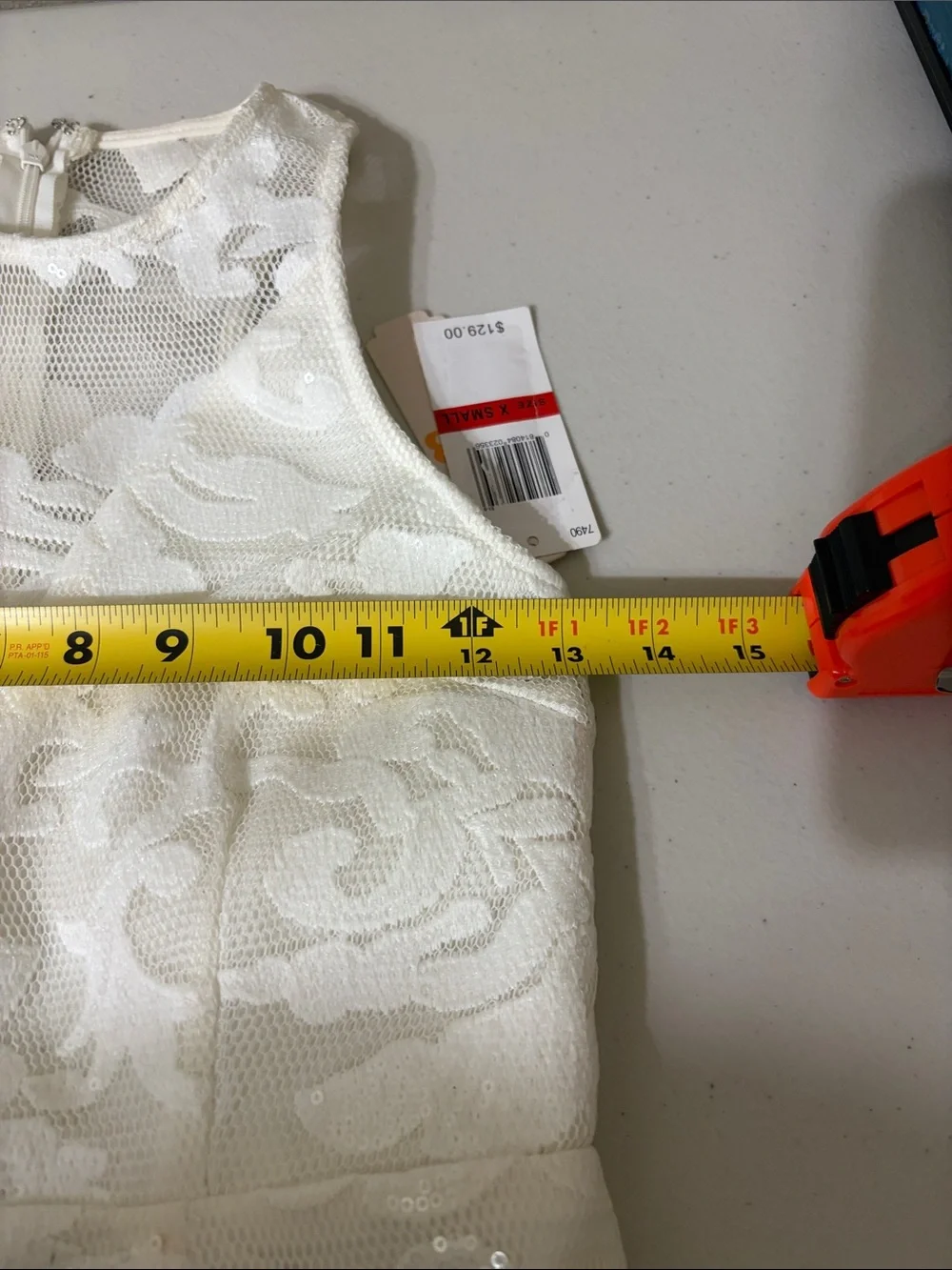 Beautiful white GB Dress size xs. Never wore with tags.‎